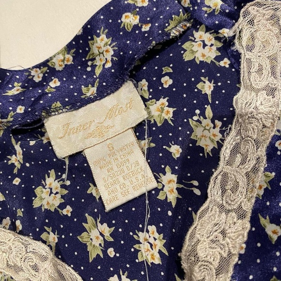 Vintage satin nightgown - Picture 5 of 8